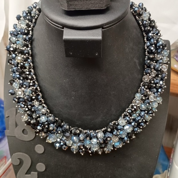 Jewelry - Elegant Blue and Black Glass Beaded collared style Necklace